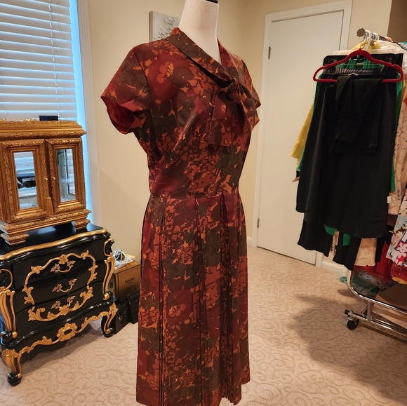 Vintage Shirtwaist Dress Fit and Flare Size Small Floral Design - Picture 10 of 13
